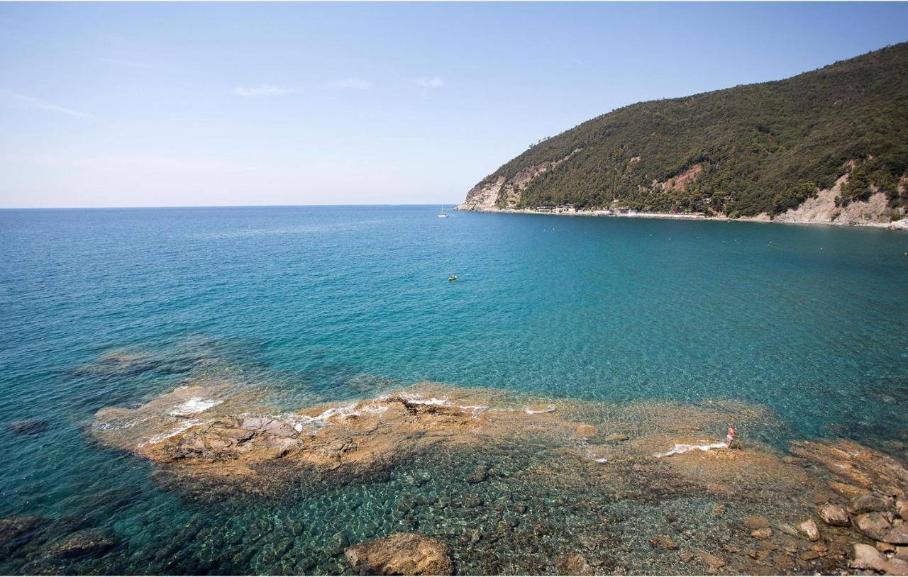 Nice Apartment In Moneglia With House Sea View Bagian luar foto